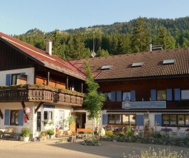 Nagelfluhhaus Hirsch
