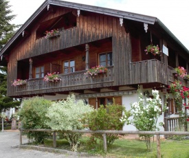Apartment in Lenggries with balcony and a view of the Alps